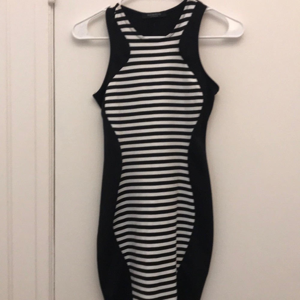 Black bodycon dress